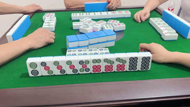 新教你‘‘中至麻将开挂起手好牌!其实确实有挂