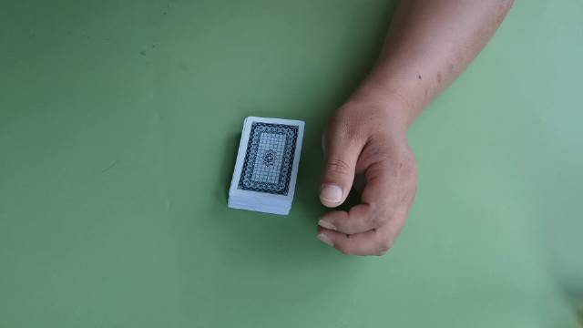 教程辅助“普通扑克牌玩三公可以用的设备《新浪科技 讲解窍门》