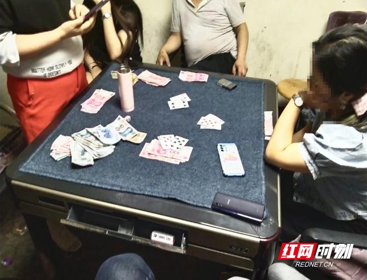 优选推荐“普通扑克牌扎金花发大牌五条方法一《我来教教你怎么赢 》