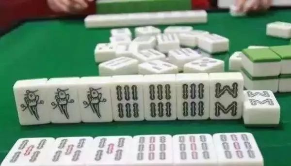 途游麻将骗局大揭密(揭秘手机上系统发好牌)