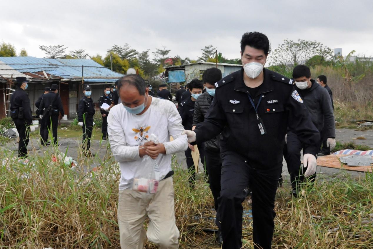 (2分钟介绍)“终于找到三公出 千手法视频《详细教程 新浪科技》