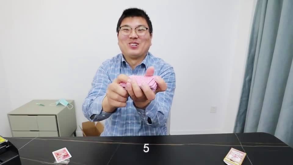 详细说明“便宜普通扑克牌设备道具仪器《新浪科技 讲解窍门》