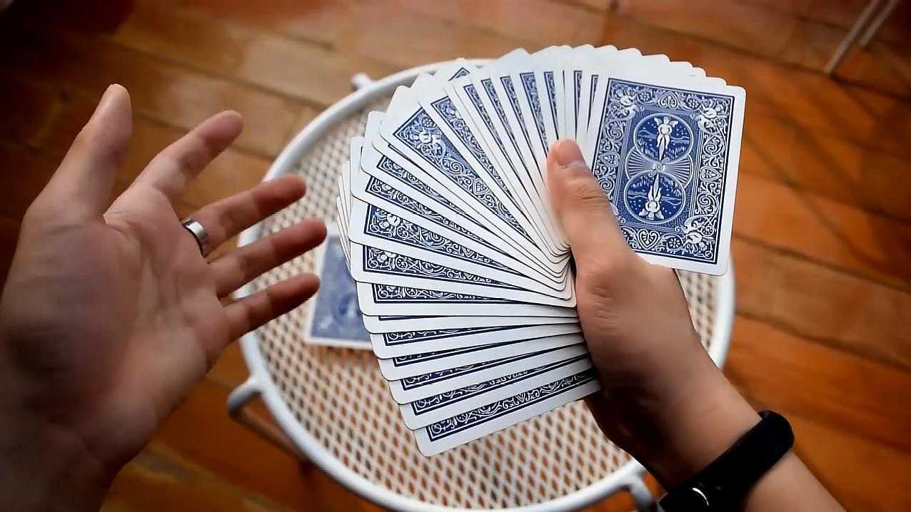 5分钟教会你“普通扑克牌打金花发牌十大方法《详细教程 新浪科技》