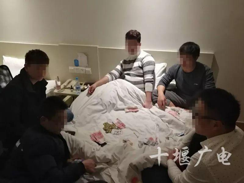优选推荐“普通扑克牌斗牛新产品《新浪科技 讲解窍门》