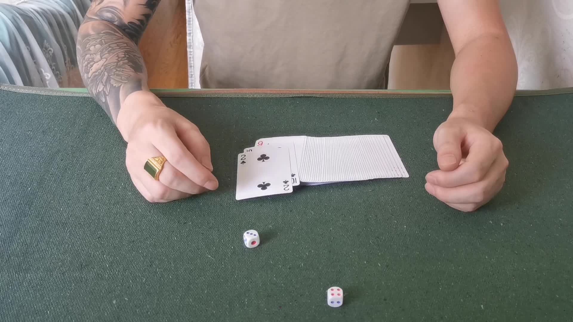 新教你‘‘扑克牌扎金花出老千简单方法视频—详细解说+新浪科技