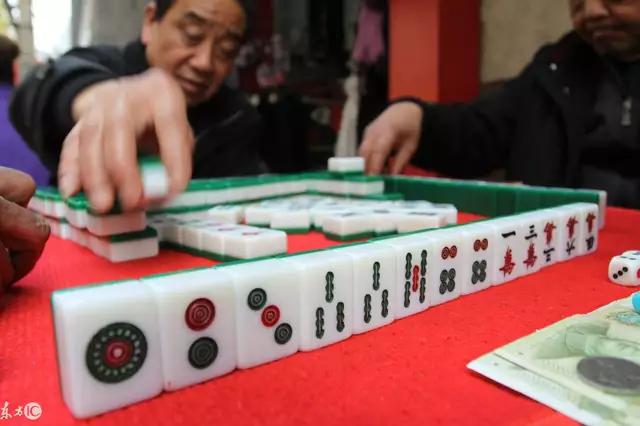 玩家必备攻略“科普新且适用普通扑克玩斗牛新实用设备—详细解说+新浪科技