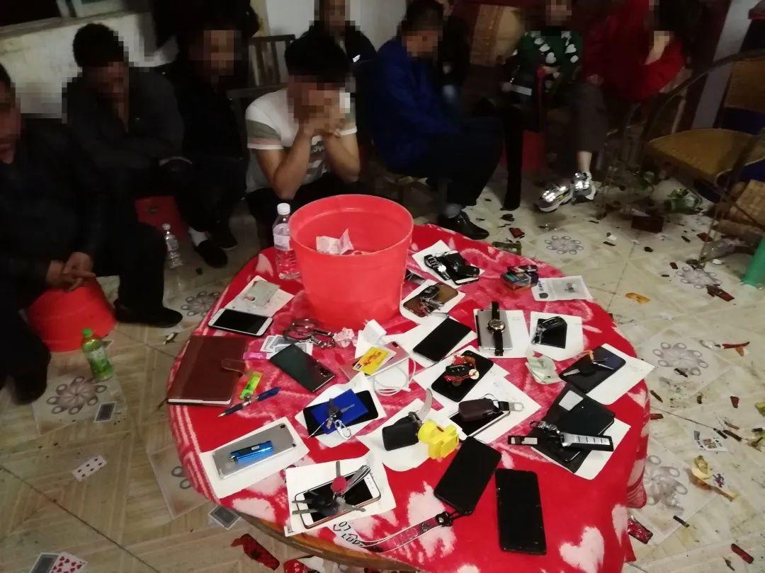 详细说明“扑克牌打三公机器新款多少钱—详细解说+新浪科技