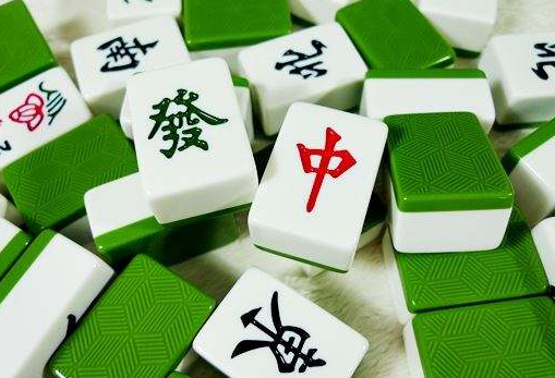 手机麻将怎么让系统给你发好牌(揭秘微信里助手软件)