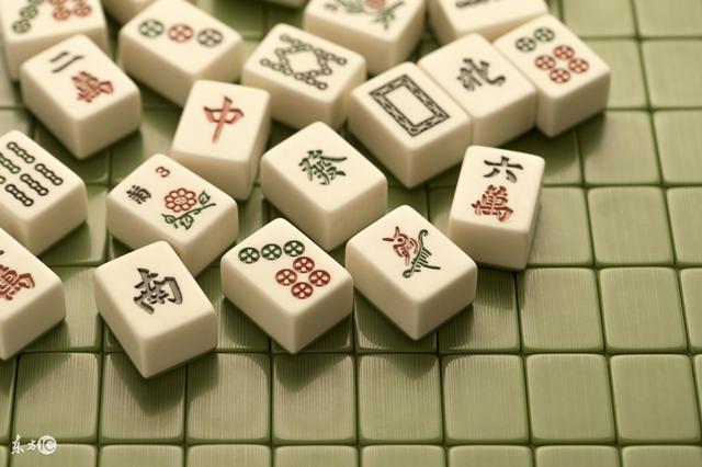 中至麻将输赢规律(揭秘手机上胡牌神器)